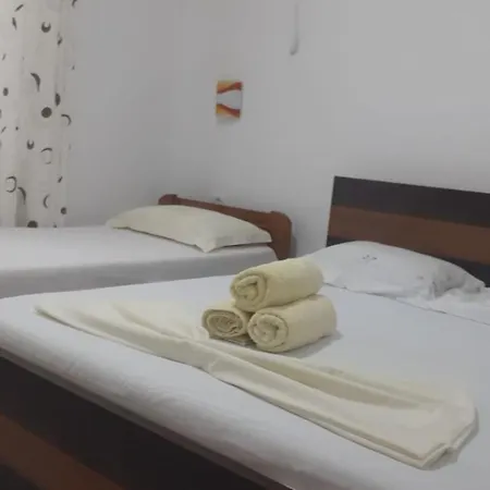 Apartament Aqif Murtaj * Саранда